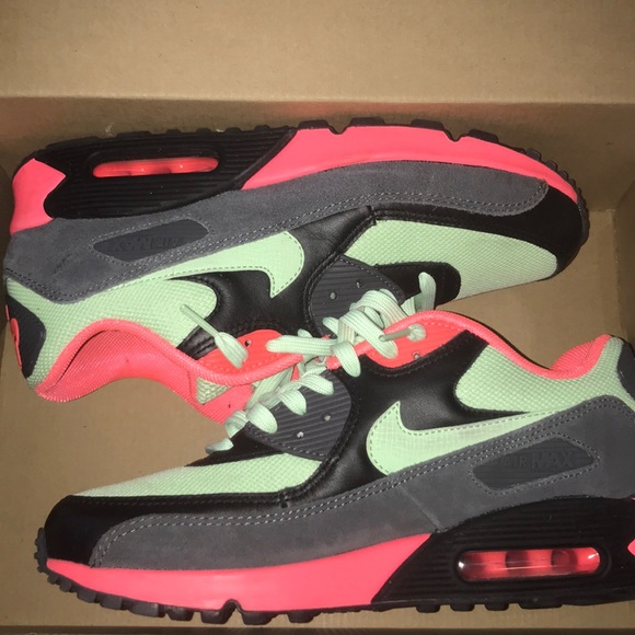 Nike Other - Nike Air Max 90 Essential